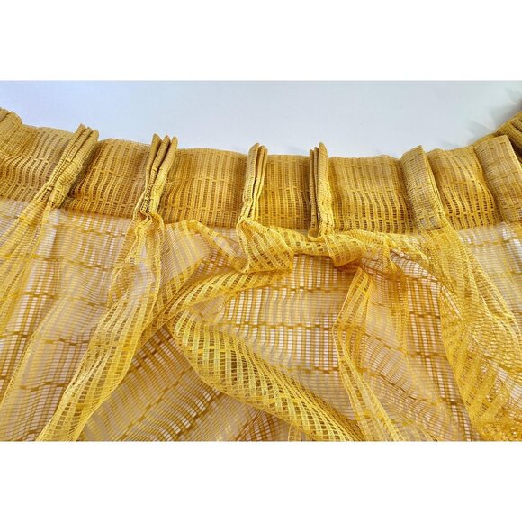 Vintage 70s pleated curtain, golden yellow open weave mesh, single panel - Picture 6 of 10